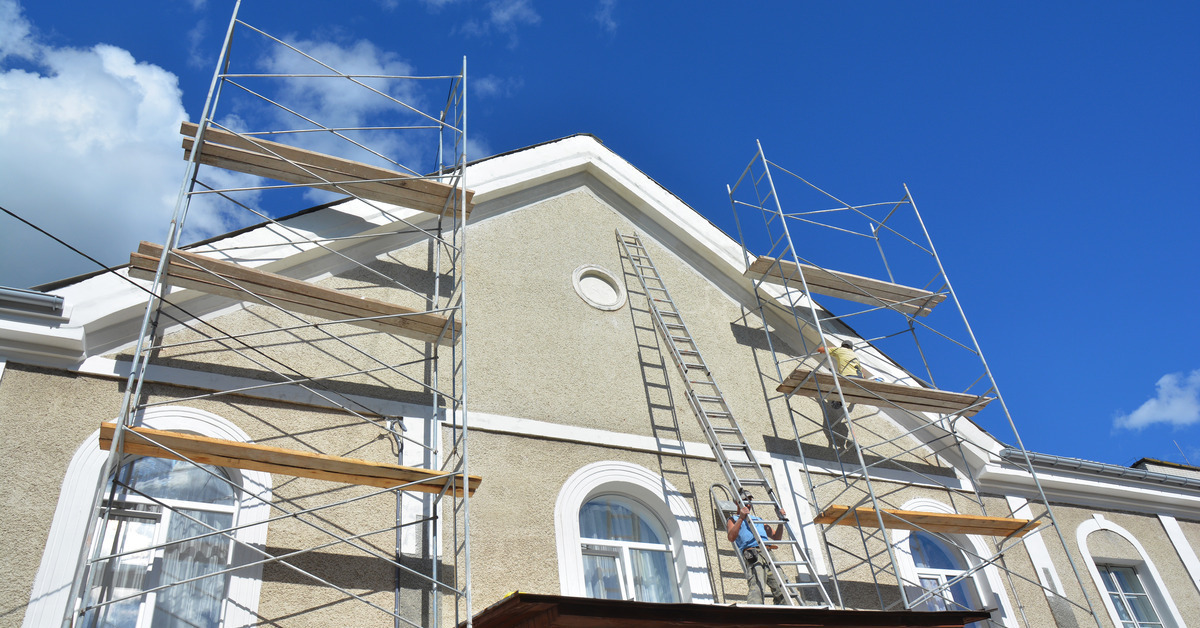 How To Properly Repair Cracks in Exterior Stucco